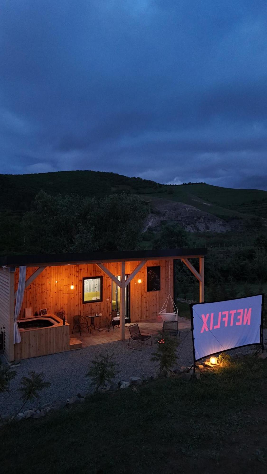 PetrestiKubiq Transalpina别墅 外观 照片